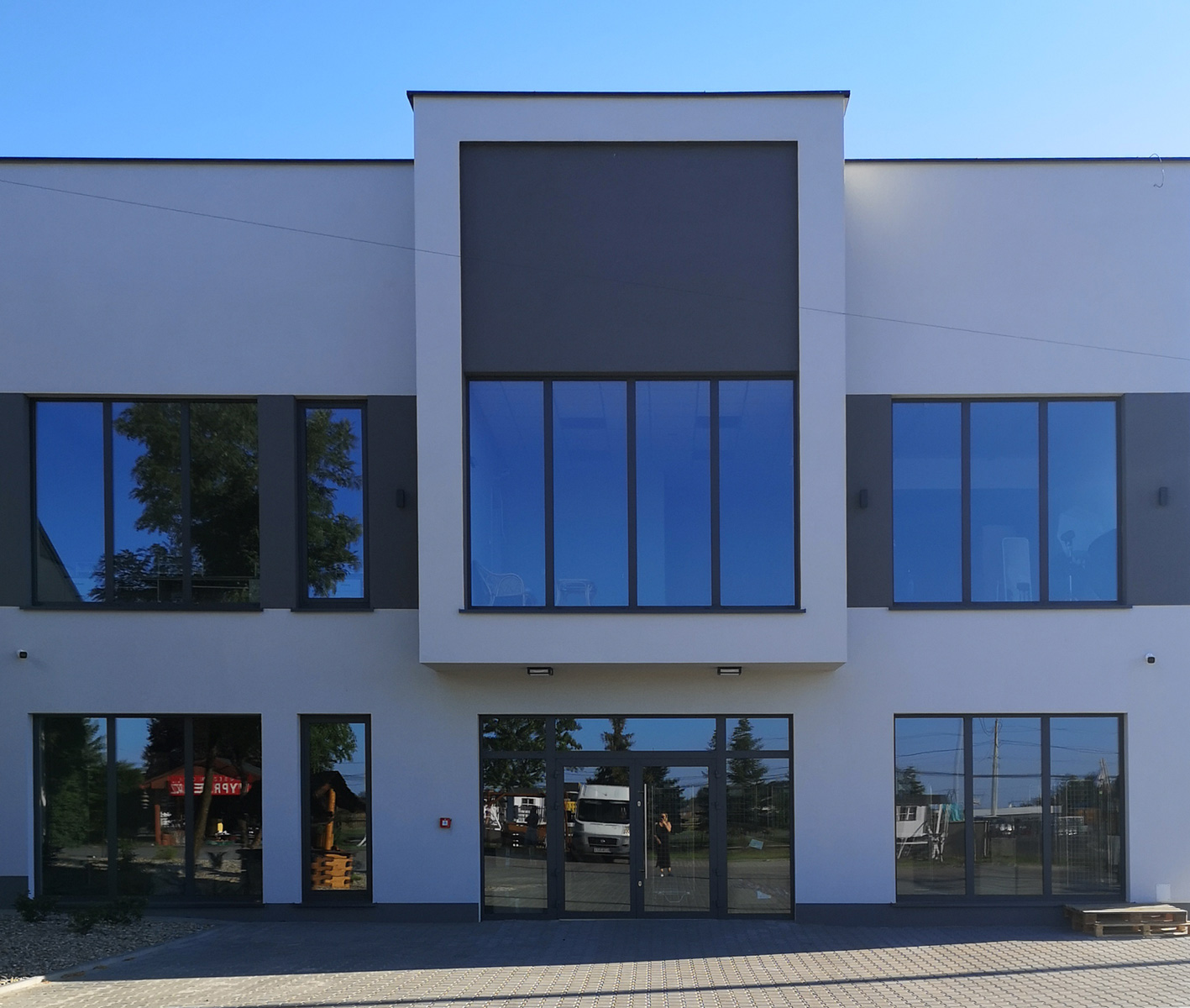 Budynek biurowo-magazynowy Ładna k/Tarnowa 2020.