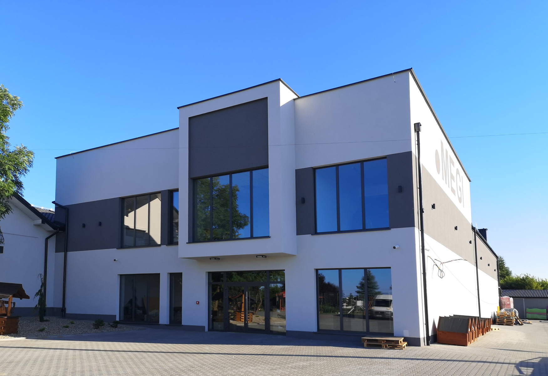 Budynek biurowo-magazynowy Ładna k/Tarnowa 2020.