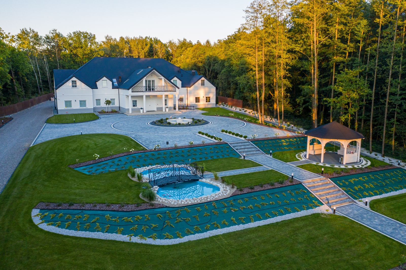 Projekt architektoniczny. Dom weselny. Szarwark 2019.